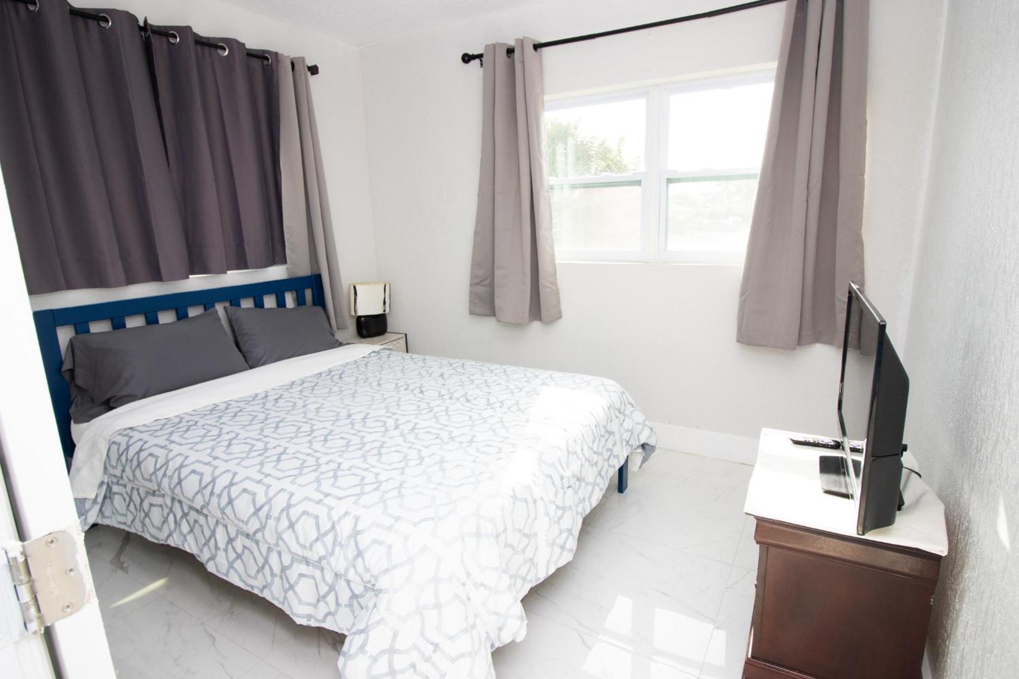 Shared Home - Close To The Beach Riviera Beach Ngoại thất bức ảnh