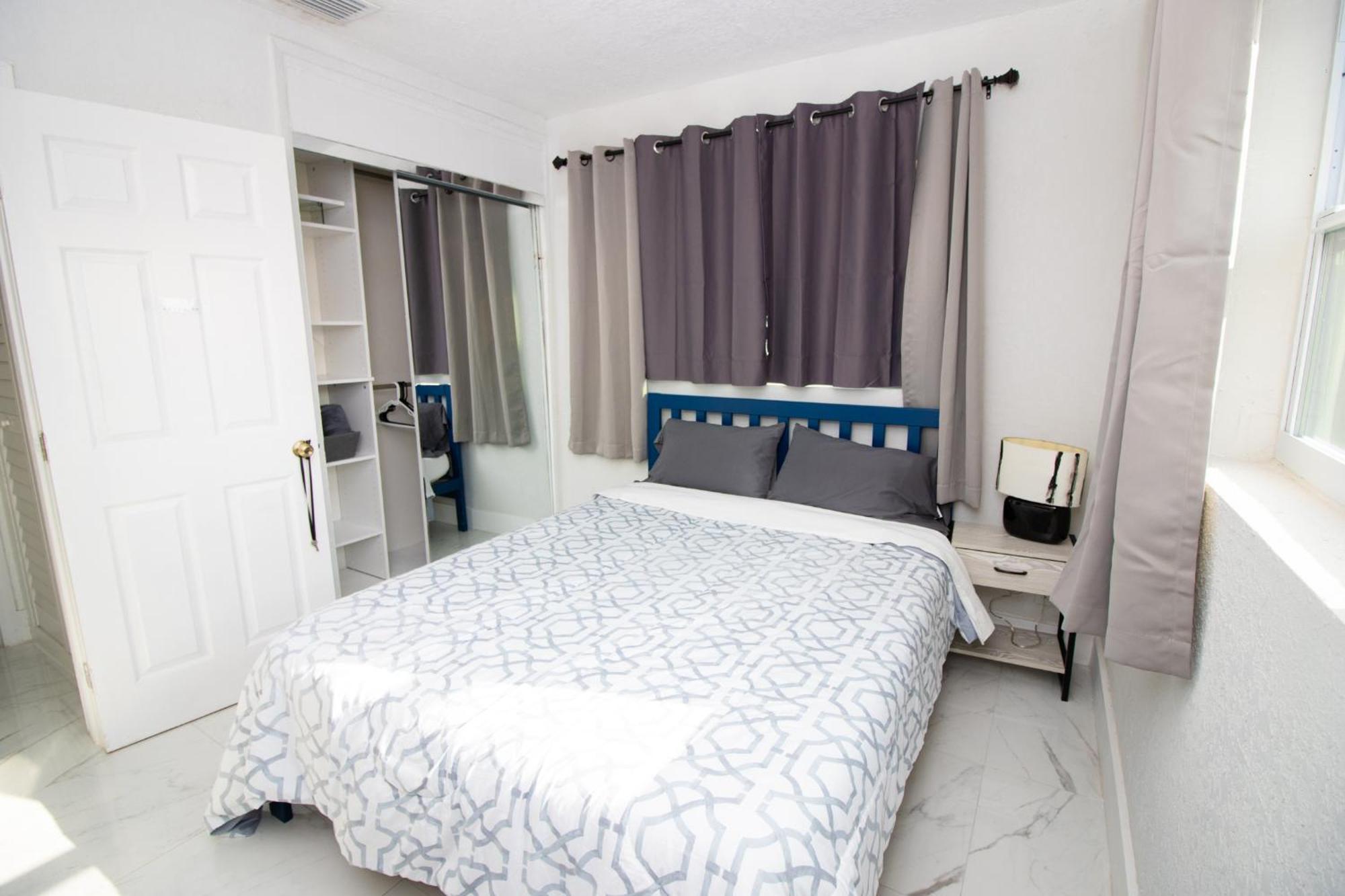 Shared Home - Close To The Beach Riviera Beach Ngoại thất bức ảnh