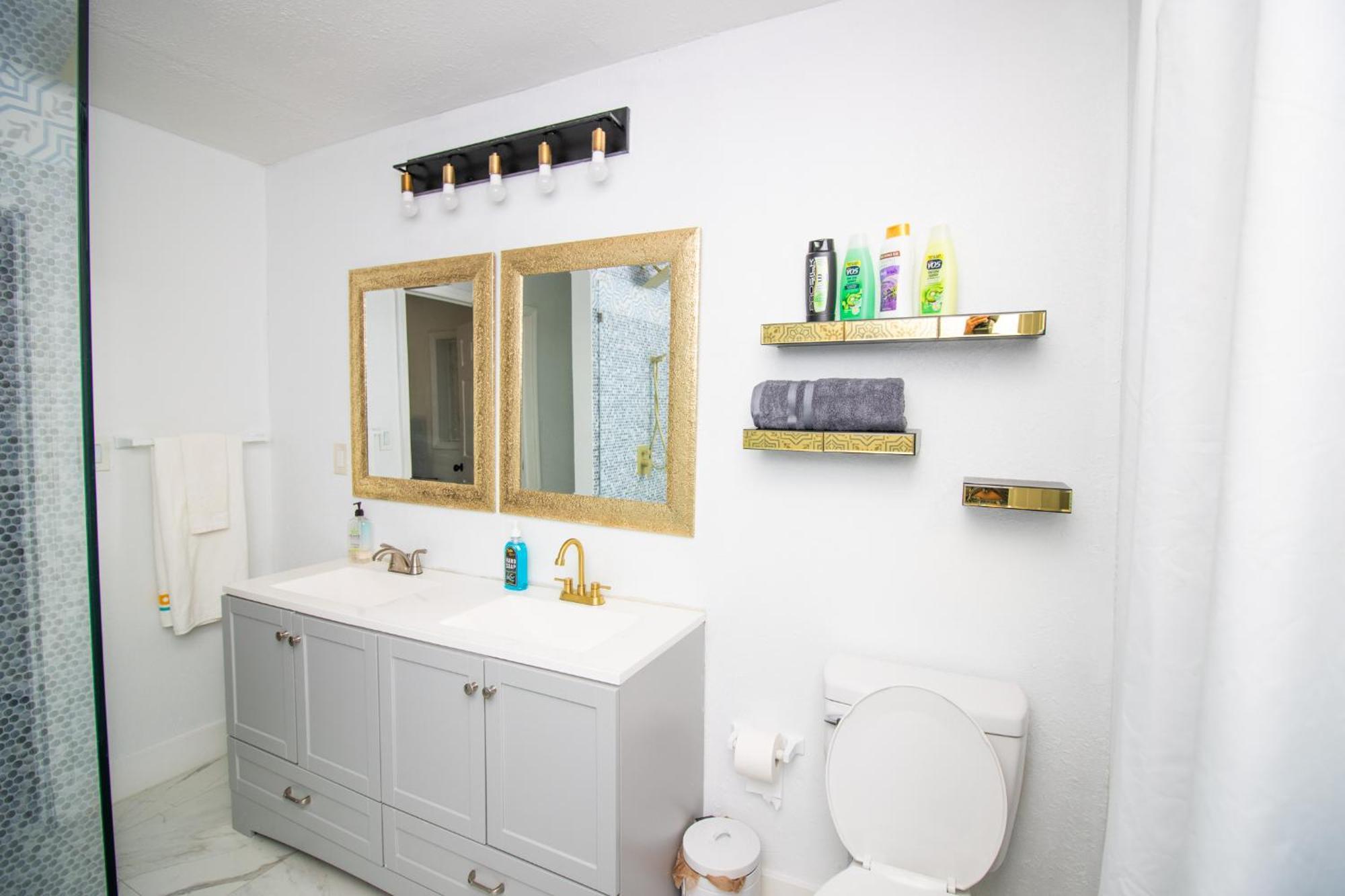 Shared Home - Close To The Beach Riviera Beach Ngoại thất bức ảnh