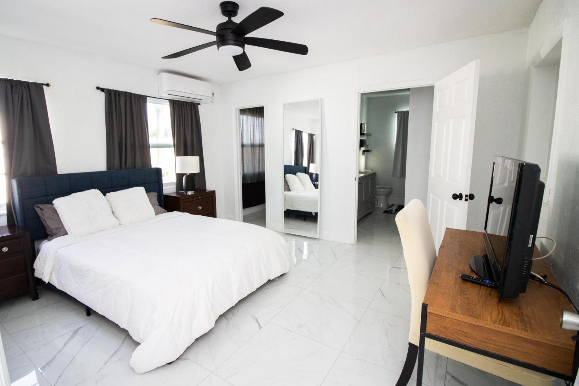 Shared Home - Close To The Beach Riviera Beach Ngoại thất bức ảnh