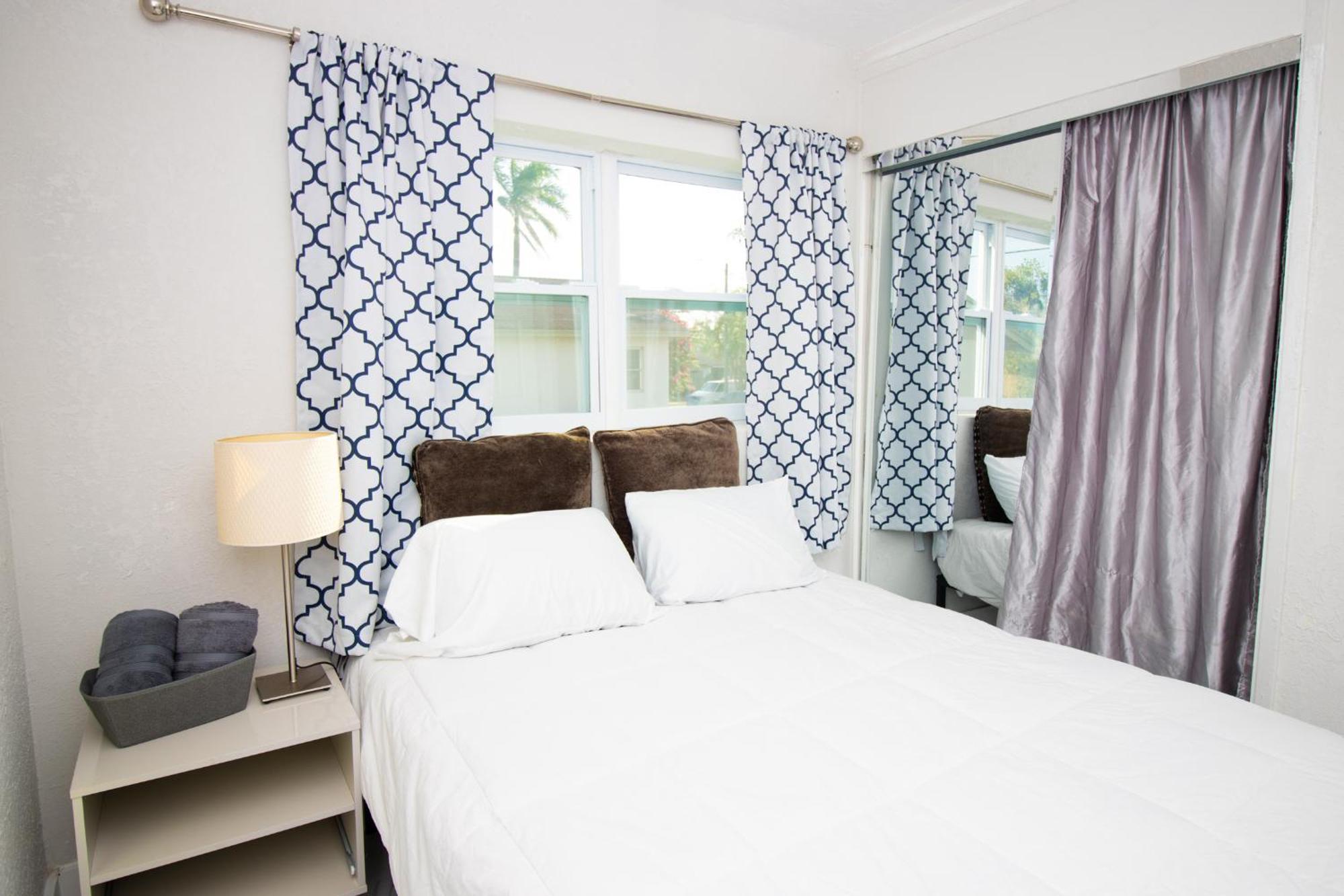 Shared Home - Close To The Beach Riviera Beach Ngoại thất bức ảnh